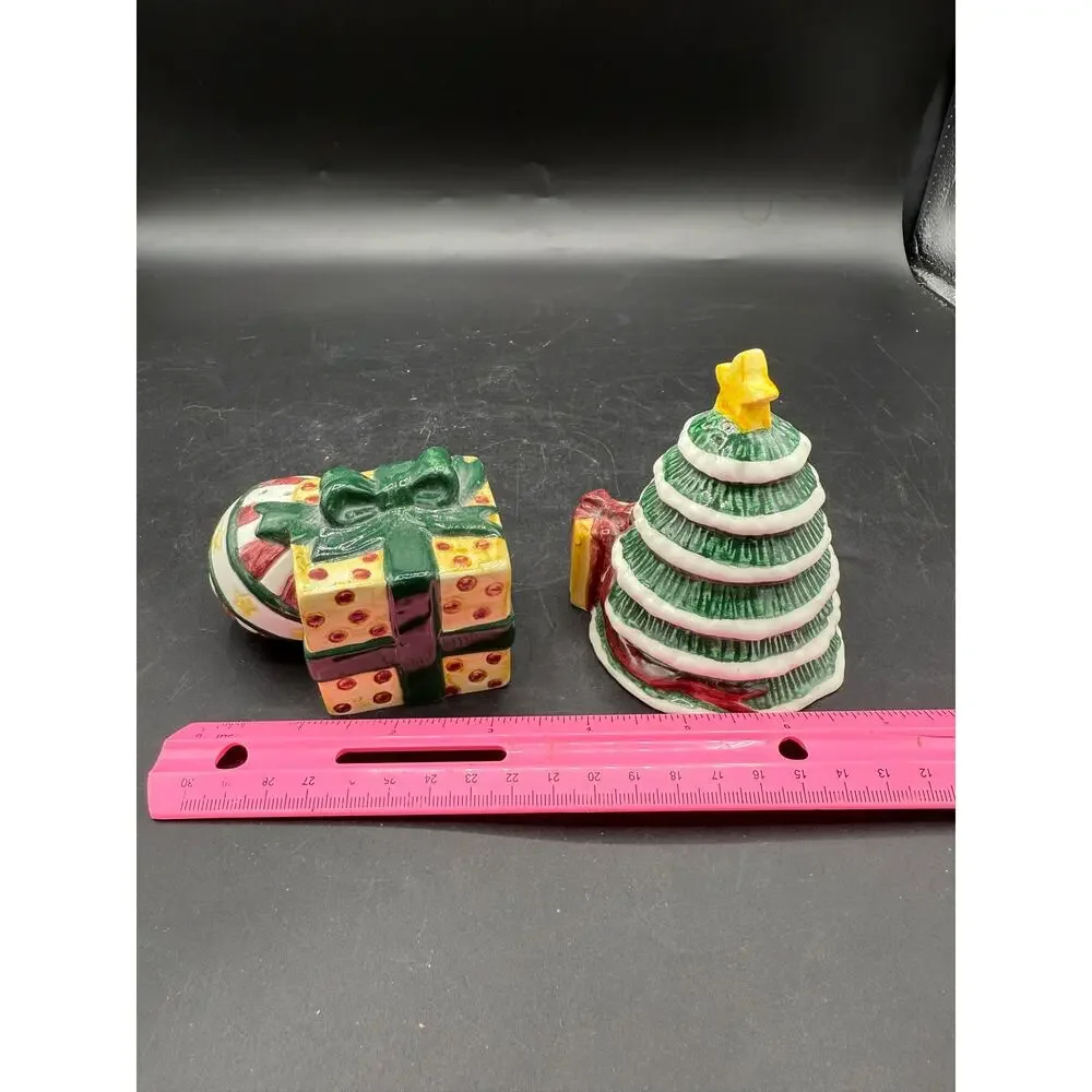 The Seasons Christmas Ceramic Salt & Pepper Shaker Set - Picture 4 of 4